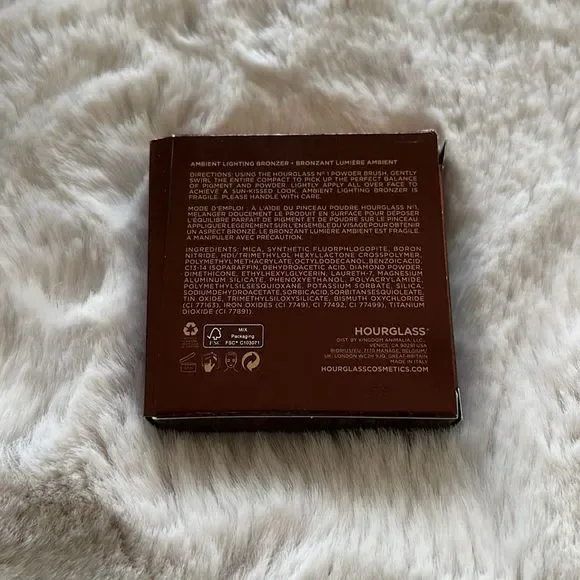 HOURGLASS Ambient Lighting Bronzer